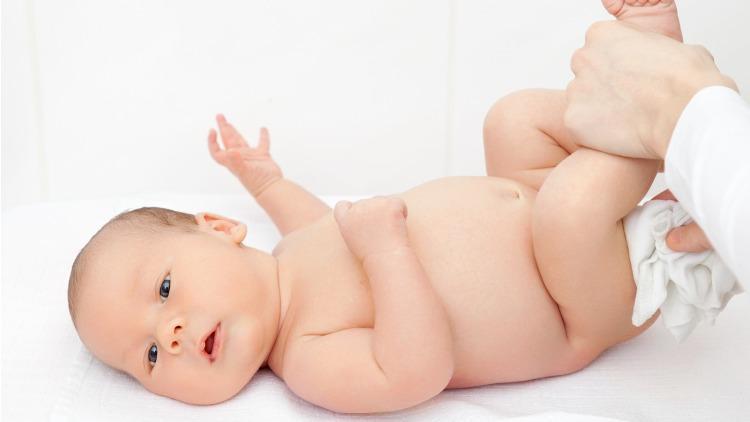 Bebeklerde mukuslu kaka neden, nasıl olur?