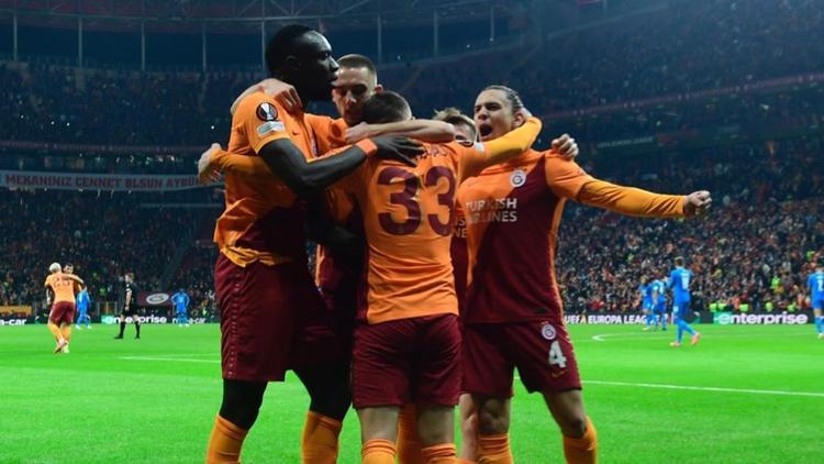 Galatasaray, UEFA Avrupa Ligine 4. torbadan girip lider olan tek takım
