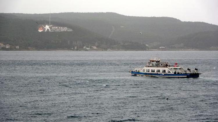 Çanakkalede feribot seferlerine fırtına iptali