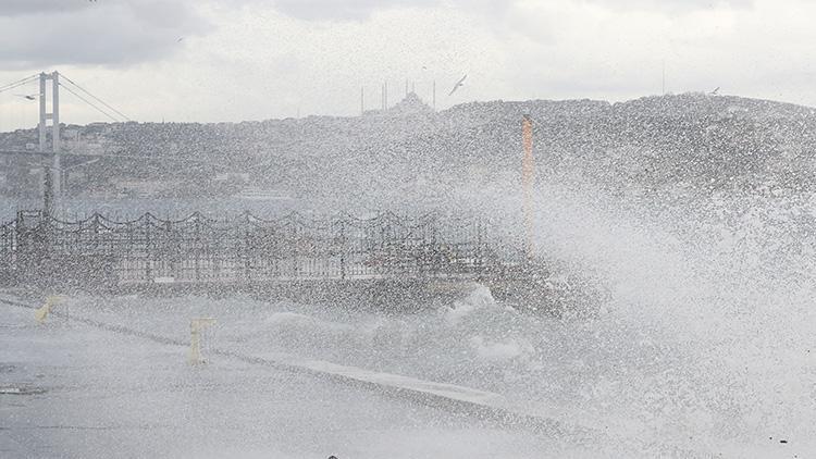 Son dakika... Kıyı Emniyeti: İstanbul Boğazı saat 18:30da açılacak