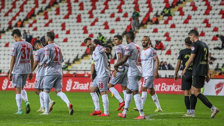 Fraport TAV Antalyaspor kupada 4 köşe