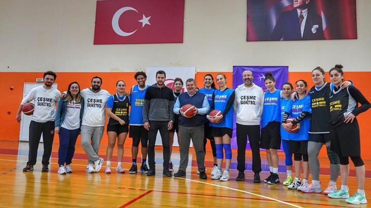 Çeşme Kadın Basketbolculara moral