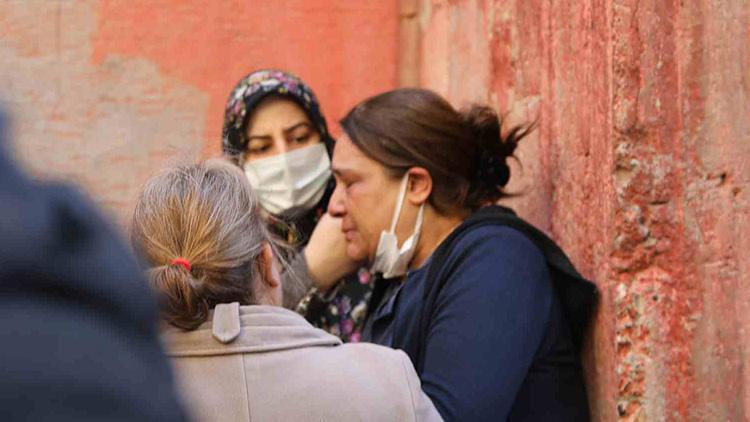 Okulda yangın çıktı, camdan atlayan öğretmen yaralandı