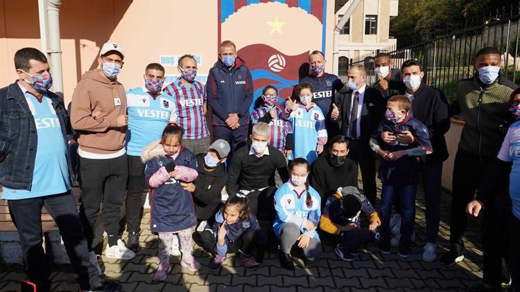 Trabzonspordan özel çocuklara anlamlı ziyaret