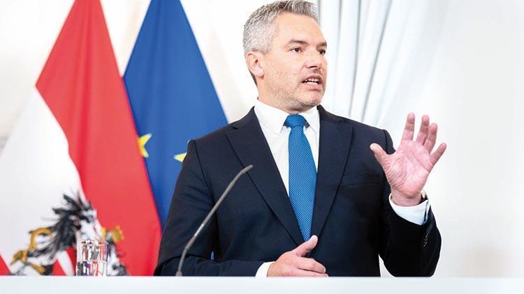 Avusturya’da istifa Başbakan görevi bıraktı