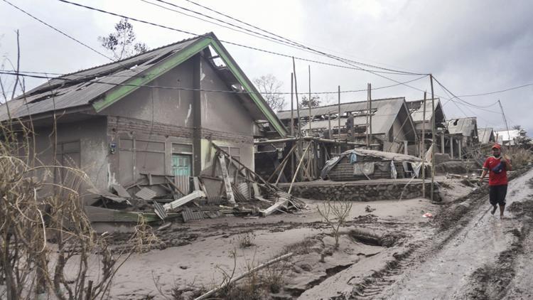 Endonezyadaki yanardağ patlamasında ölenlerin sayısı 34e yükseldi