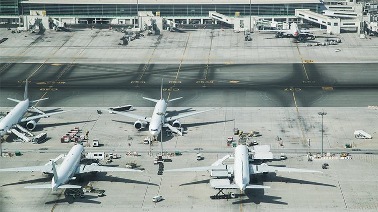 İran’da yüzlerce uçak yaptırımlar nedeniyle havaalanlarında bekletiliyor