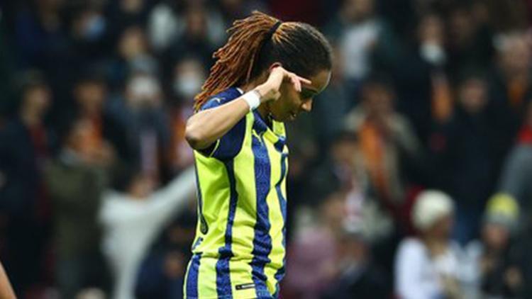 Galatasaray ve Fenerbahçe derbisinde hat trick yapan Shameekadan dikkat çeken sevinç