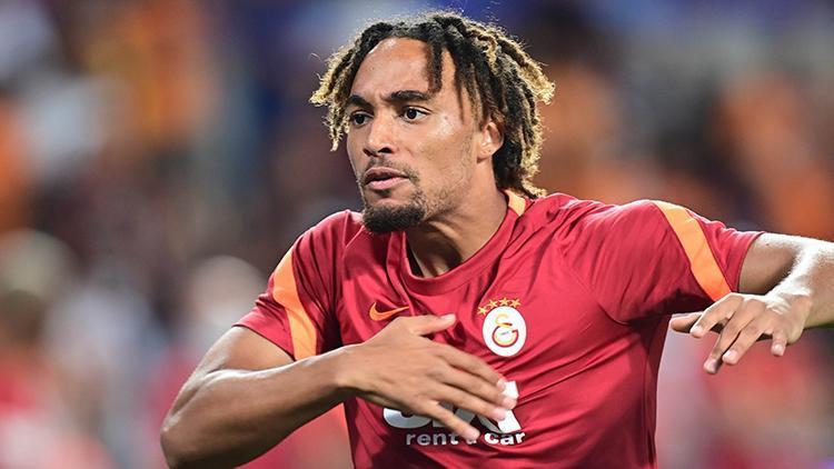 Son dakika: Galatasarayda Sacha Boeya milli davet 6 maç daha kaçırabilir...