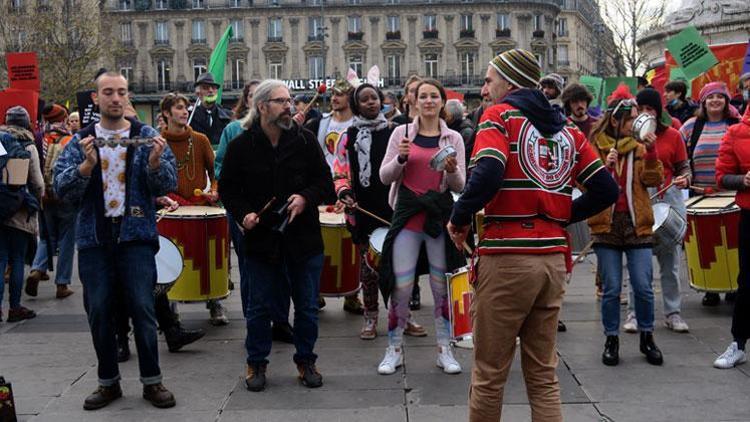 Paris’te ırkçılık karşıtı protesto