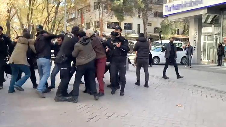 Ankarada izinsiz barınamıyoruz eyleminde çok sayıda gözaltı