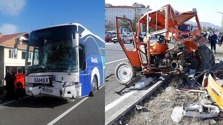 Boluda yolcu otobüsünün çarptığı traktörün sürücüsü hayatını kaybetti