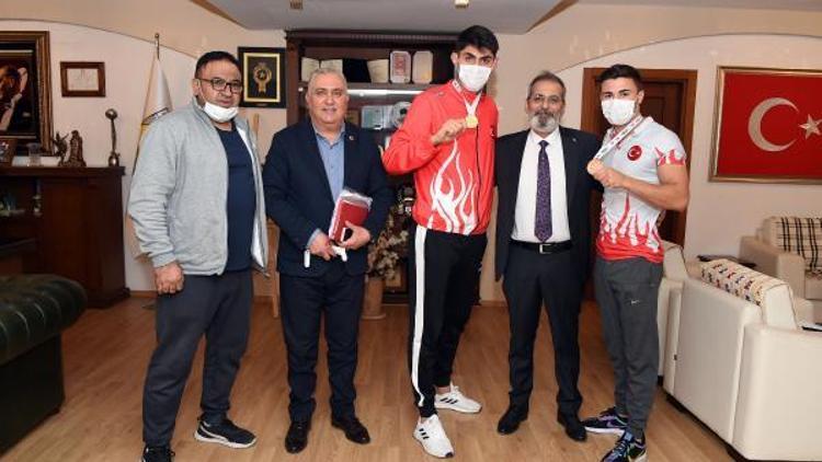 Tarsus Belediyesi dünya şampiyonu çıkarmaya devam ediyor