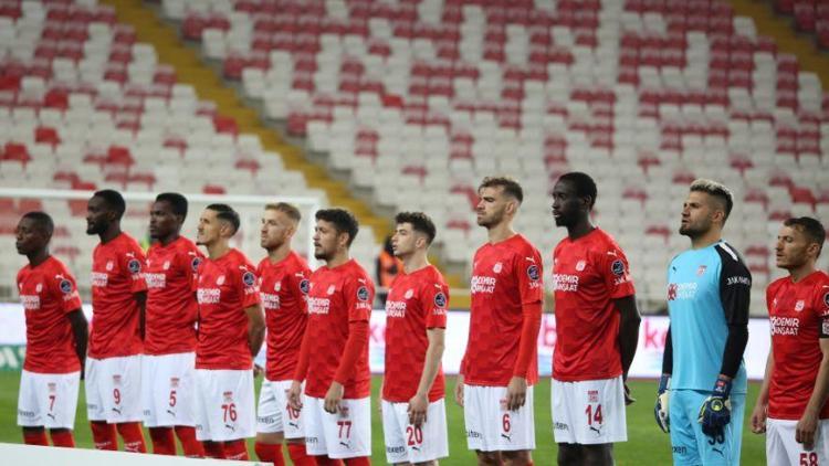 Demir Grup Sivasspor’da 2 futbolcu ceza sınırında