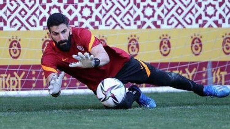 Galatasarayda Fatih Terimden İsmail Çipeye özel terapi Başakşehir maçında...