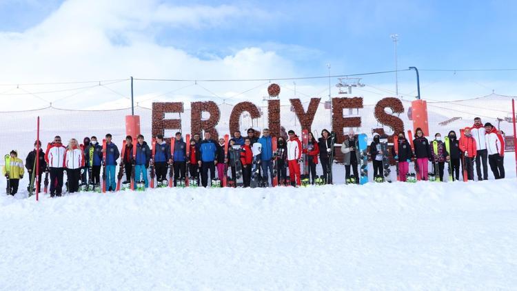 Erciyeste kayak sezonu açıldı