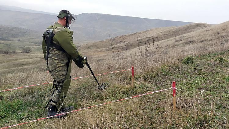 Azerbaycan, tutuklu 10 Ermeni askeri Ermenistana iade etti