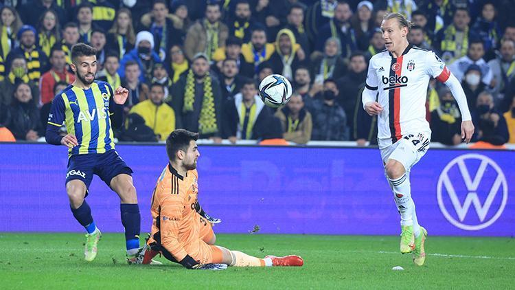 Fenerbahçe-Beşiktaş derbisinde Domagoj Vidadan hata