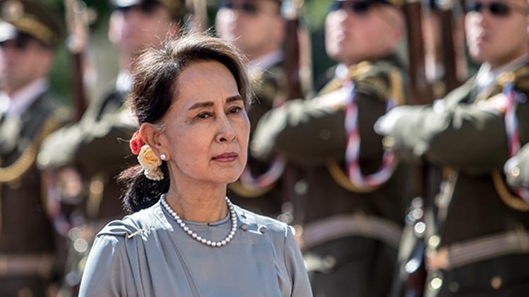 Myanmar’ın devrik lideri Suu Kyi hakkındaki karar duruşması ertelendi