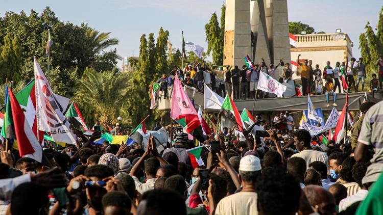 Aralık Devrimi’ndeki protestolarda 1 kişi hayatını kaybetti