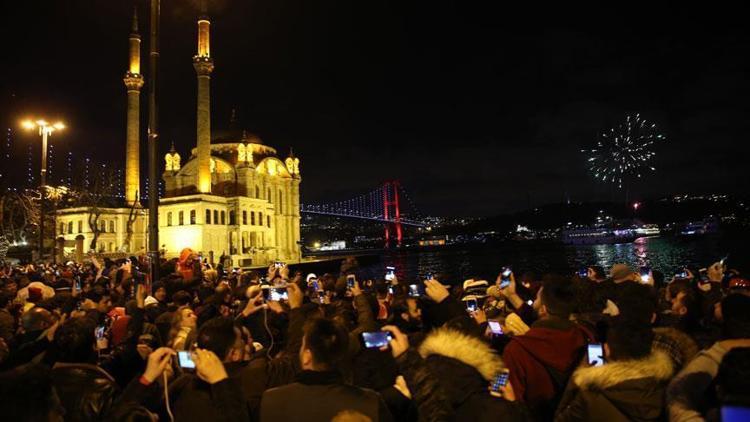 Yılbaşında kapanma olacak mı Tüm dikkatler resmi açıklamaya çevrildi