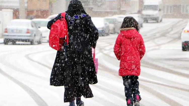 Erzurumda 4 ilçede okullara kar tatili