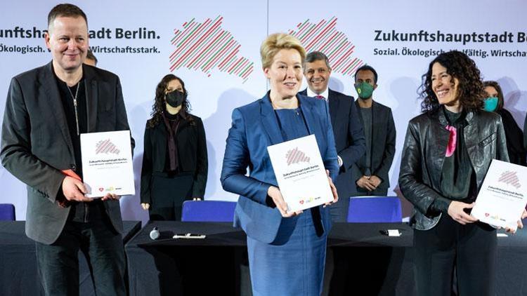 Berlin’de yeni hükümet göreve başladı