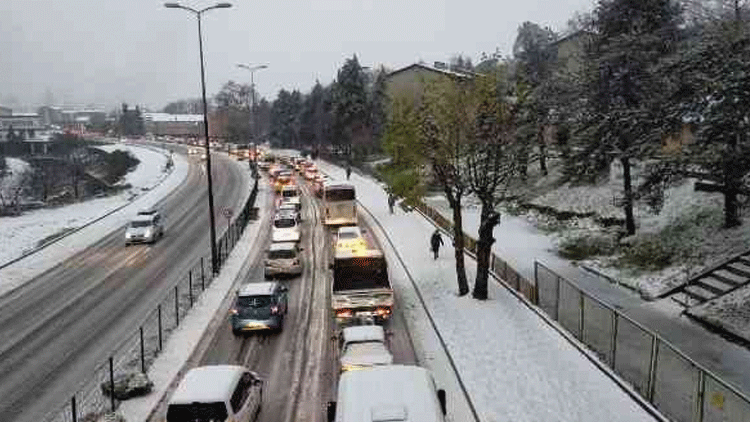 Zonguldak’ta okullara kar tatili