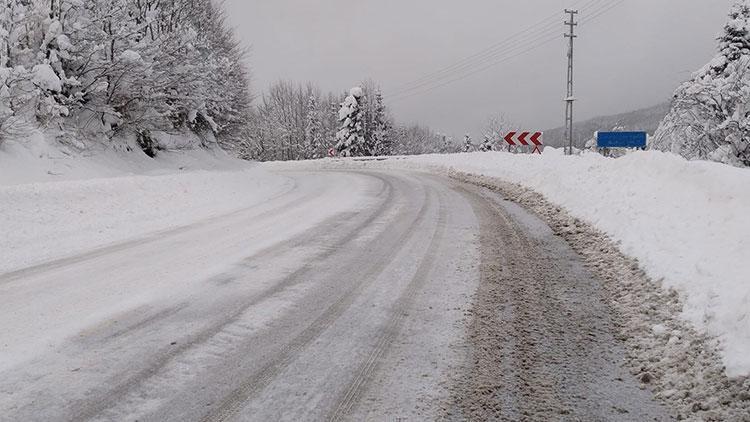 Kastamonu’nun 9 ilçesinde kar yağışı nedeniyle eğitime ara verildi