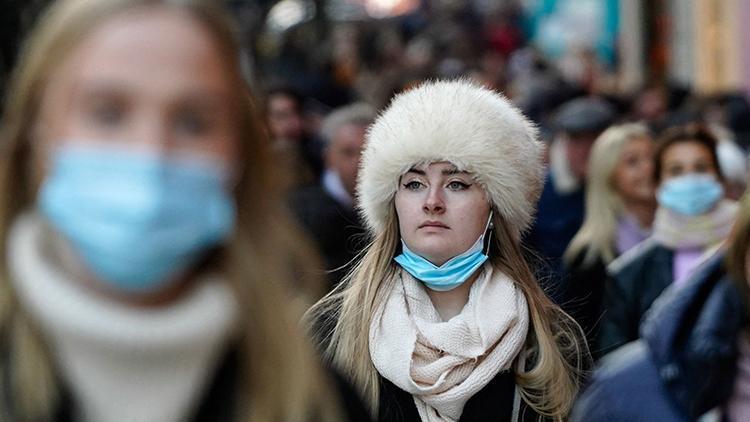 İspanyada açık havada maske kullanımı yeniden zorunlu olacak