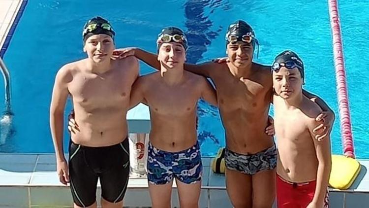 Rota Koleji yüzmede Türkiye Şampiyonu