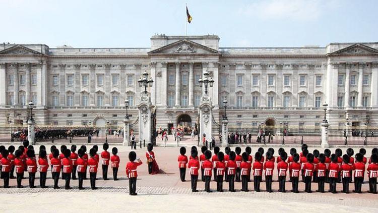 Buckingham Sarayı’nda son bir yılda 13 tutuklama