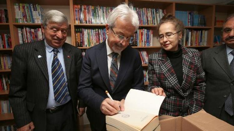Nilüfer Belediye Başkanı Erdemden Emekliler Meclisi Kitap Atölyesi’ne ziyaret