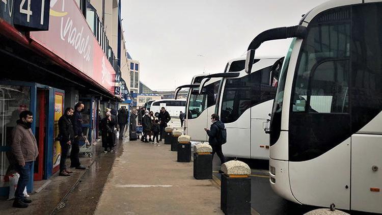 Yılın son gününde otogarda yoğunluk