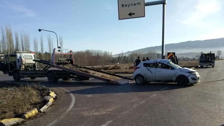 Ankarada otomobil takla attı: 5 öğretmen yaralı