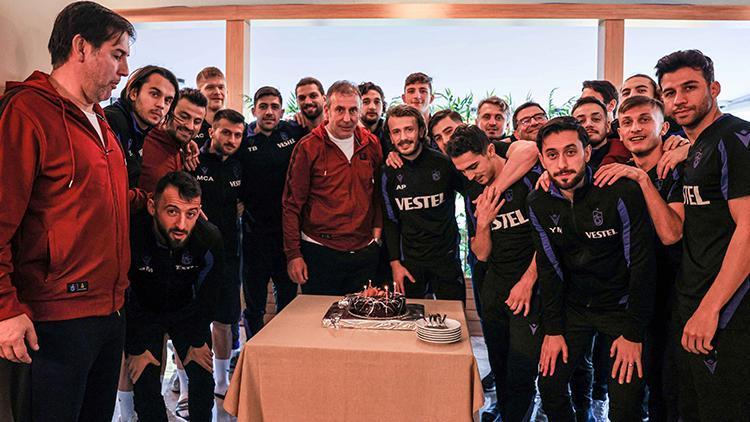 Trabzonsporda Abdullah Avcı ve futbolculardan yeni yıl mesajı