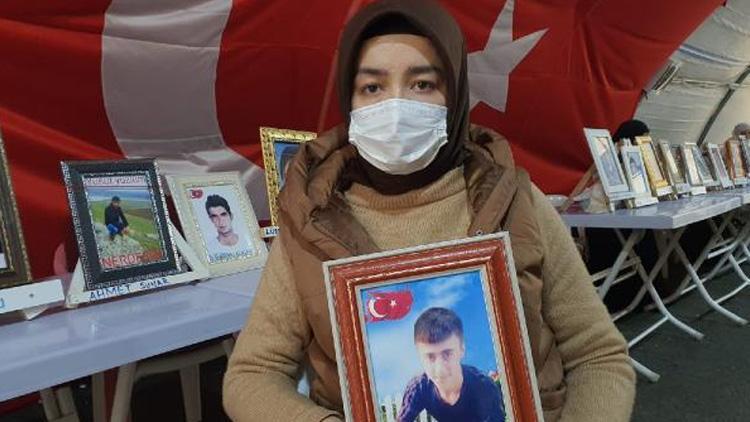 Kardeşi için nöbet tutan abla: PKK hasta kardeşime el koydu