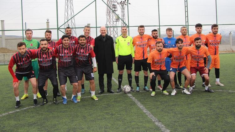 Bakan Soylu, yılın ilk gününde Şırnakta futbol turnuvasına katıldı