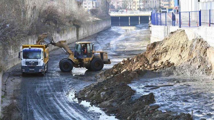 Çayda temizliğe devam