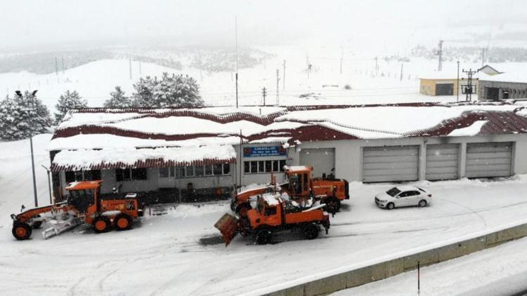 Erzincan’da kar ve tipiden 86 köy, 34 mezra yolu ulaşıma kapandı