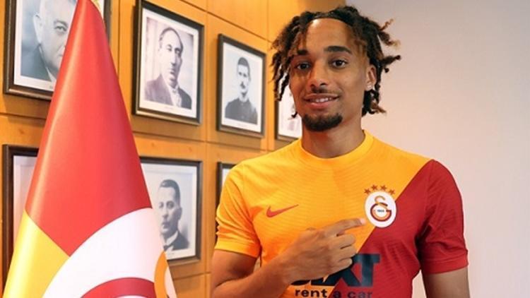 Galatasarayda sağ bek kararı Yedlin ve Omar yolcu, Boey ise...