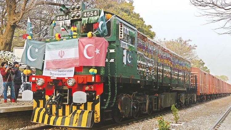 Pakistandan 10 yıl sonra ilk tren