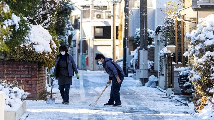 Japonya’da kar yağışı 525 kişiyi hastanelik etti