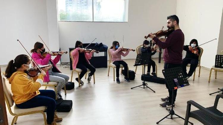 Yenişehir Belediyesinin kültür ve sanat kurslarına yoğun ilgi