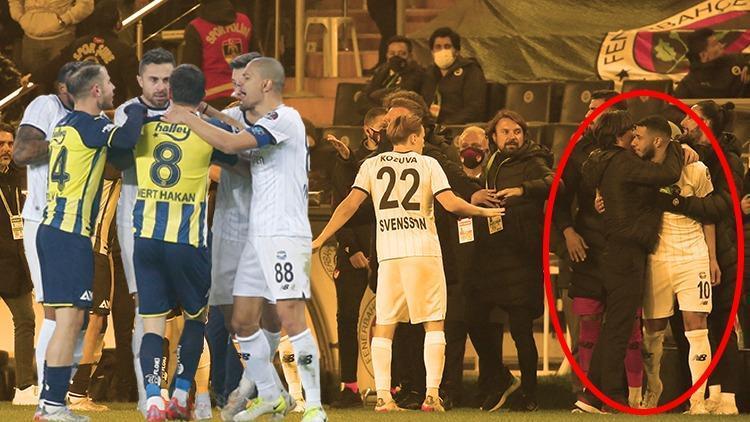 Son Dakika: Fenerbahçe - Adana Demirspor maçında Belhanda ile Mert Hakan tartıştı Balotelli tepki gösterdi, tribünler Ali Koça isyan etti