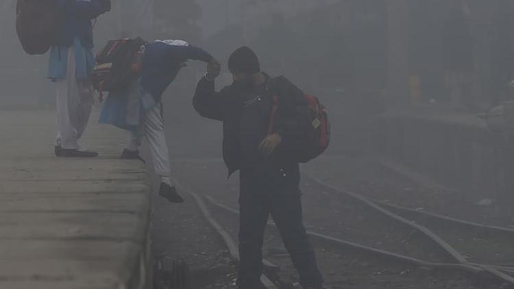 Pakistan’da evin çatısı çöktü: 5 ölü, 2 yaralı