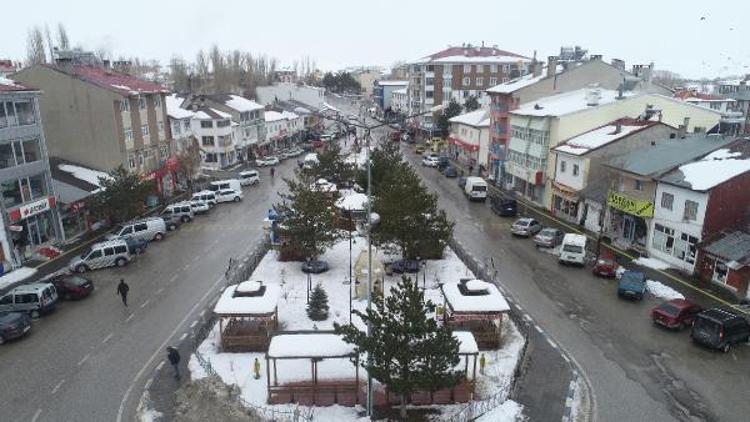 Kış aylarında soğuk rekorları kırılan İmranlı doğal gaz bekliyor