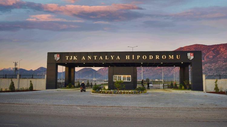 Antalya Hipodromu açılışı bekliyor Her hipodrom, iş gücü ve çevre ekonomisine katkı demek