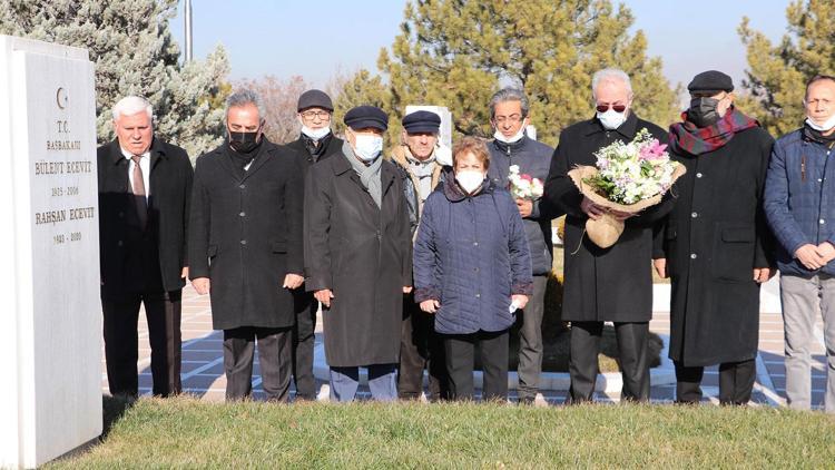 Rahşan Ecevit, mezarı başında anıldı