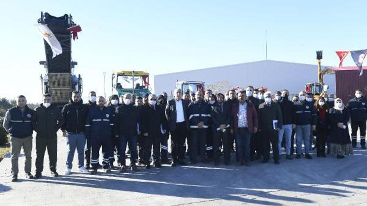 Adana Büyükşehir Belediyesine 10 yeni iş makinesi ve araç